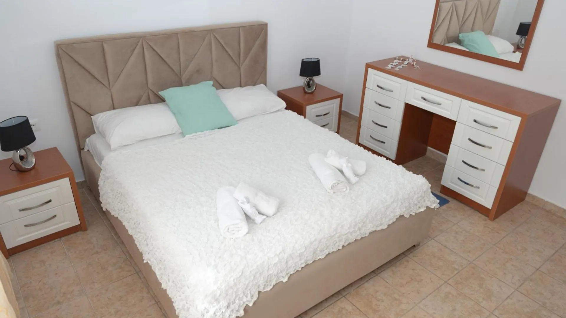 Bed & Breakfast Pranvera'S Apartments Vlorë Albánie